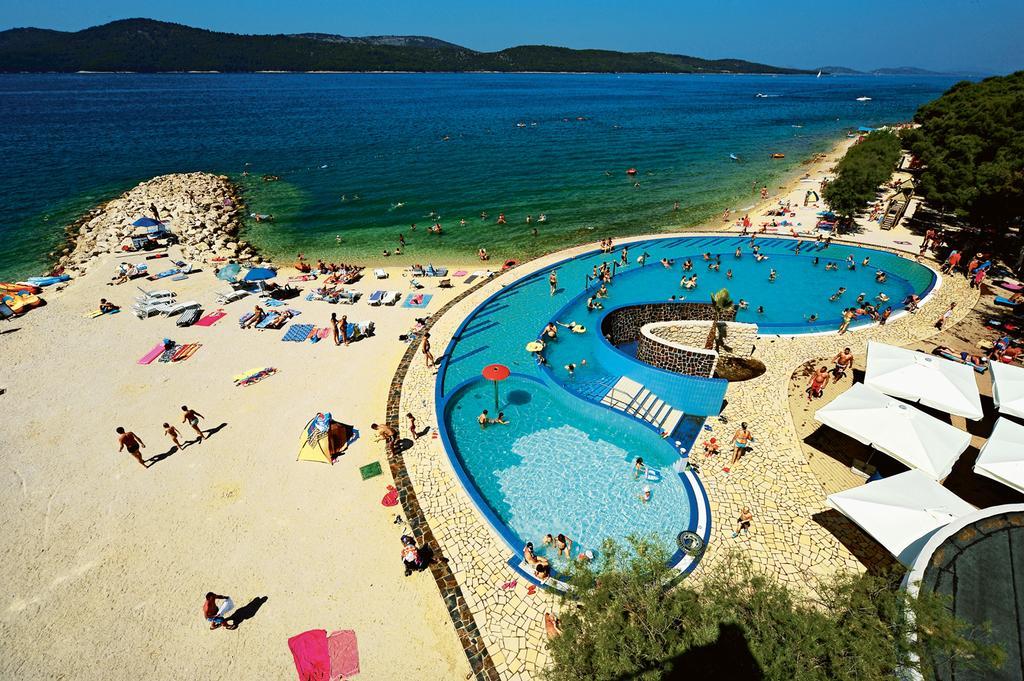 Amadria Park Apartments שיבניק מראה חיצוני תמונה