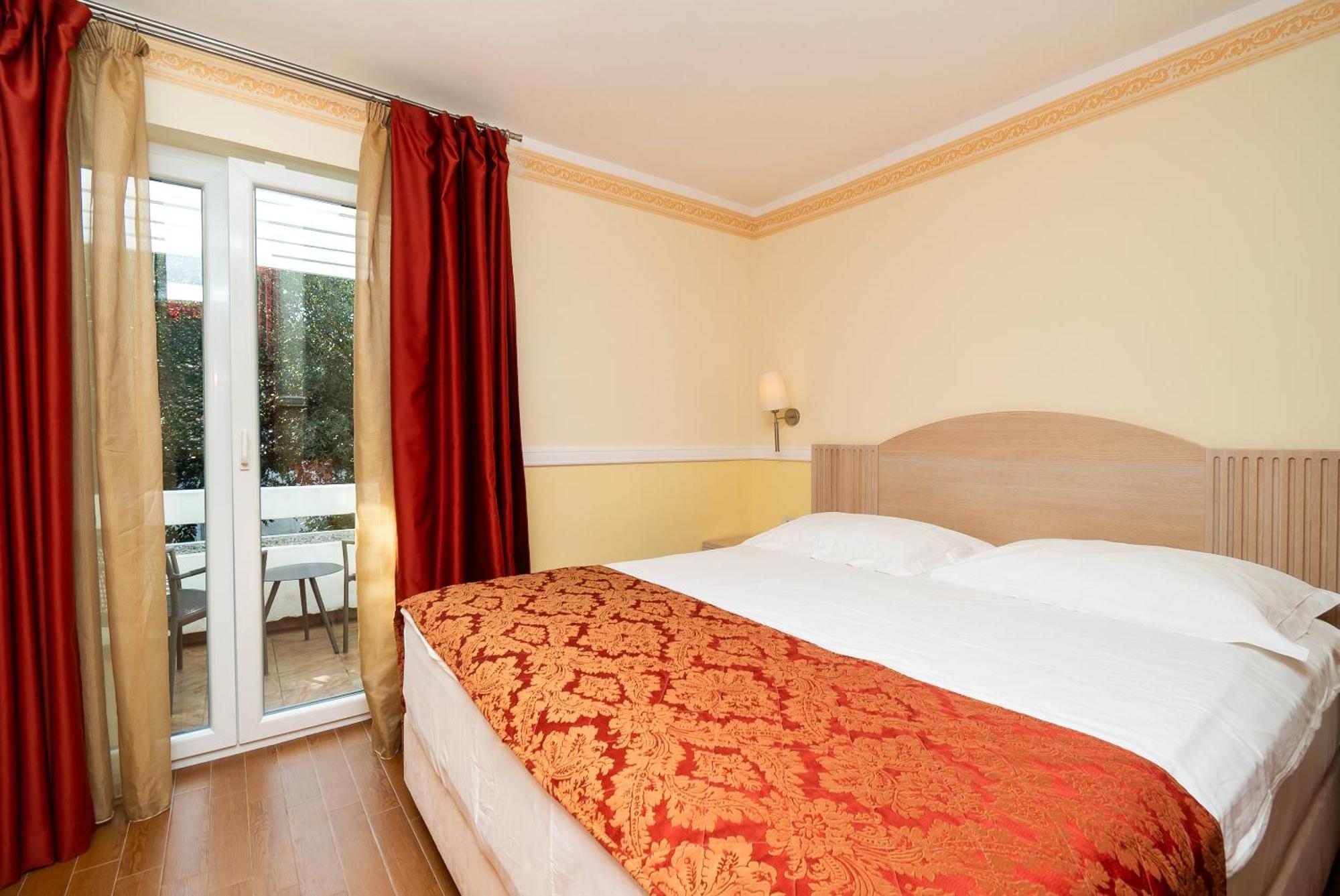 Amadria Park Apartments שיבניק מראה חיצוני תמונה