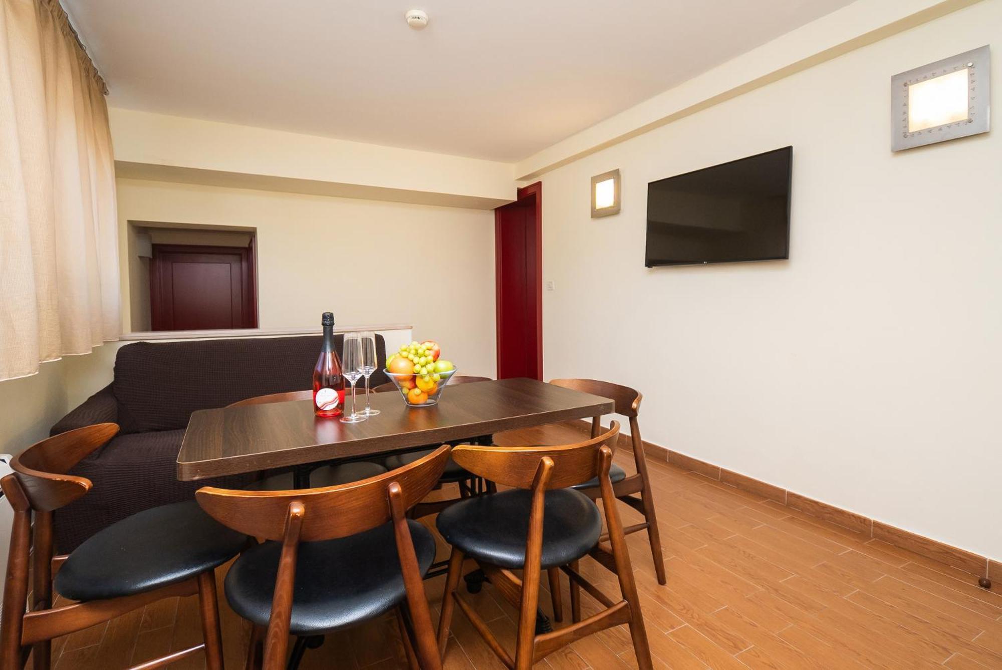 Amadria Park Apartments שיבניק מראה חיצוני תמונה
