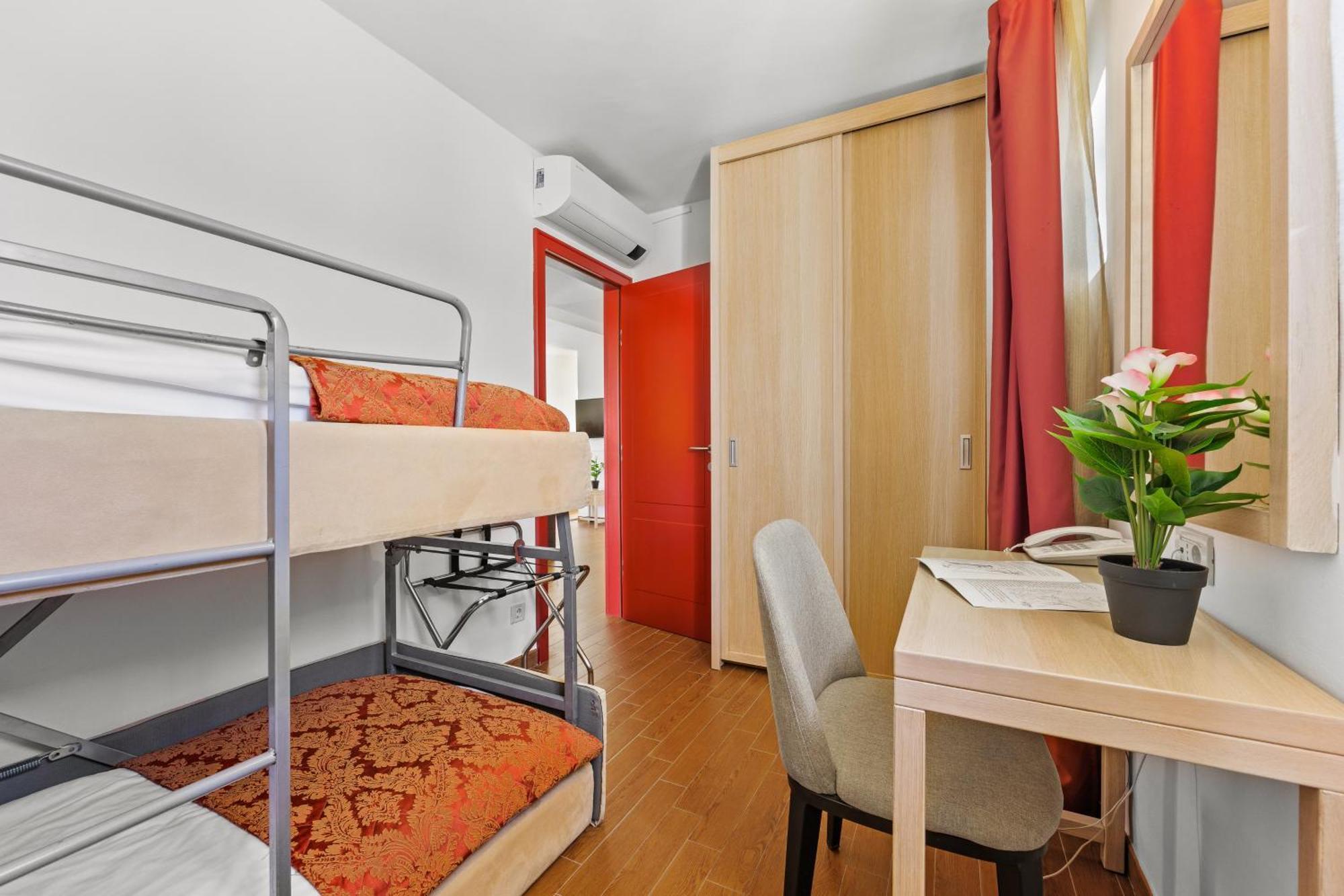 Amadria Park Apartments שיבניק מראה חיצוני תמונה