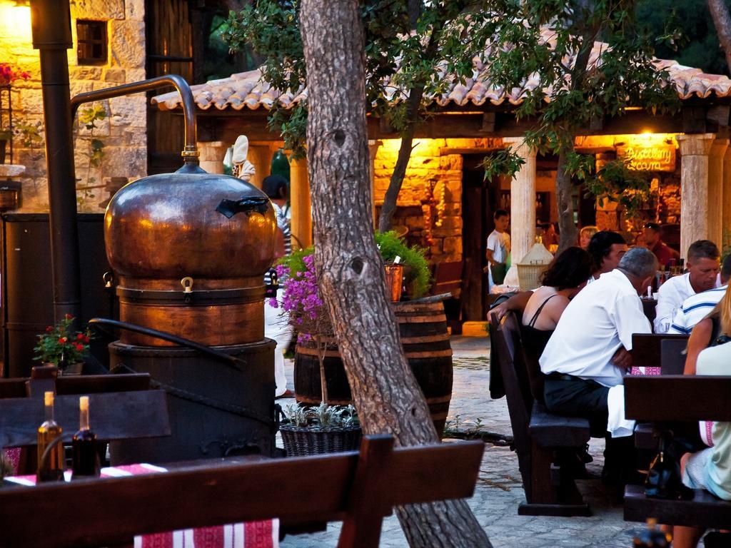 Amadria Park Apartments שיבניק מראה חיצוני תמונה
