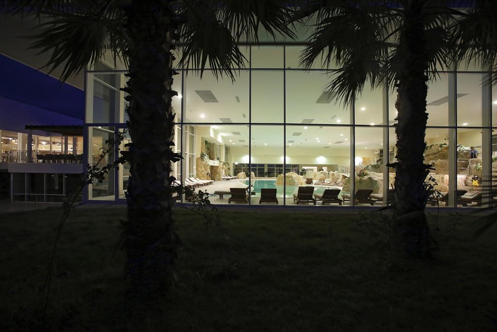 Amadria Park Apartments שיבניק מראה חיצוני תמונה